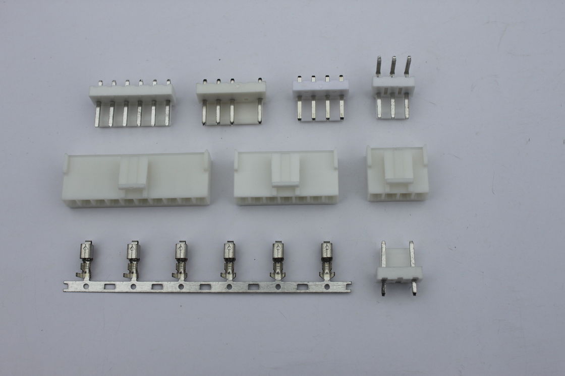 Nylon 66 Tin Plated socket  Automotive Connectors with Lock 6 Circuits Single Row type
